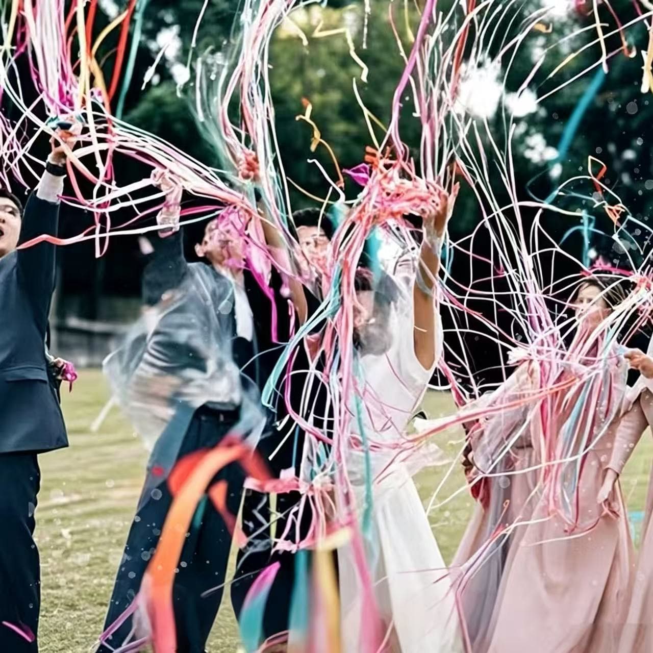 ConfettiGo Hand-Throw Confetti Streamers for Weddings & Parties